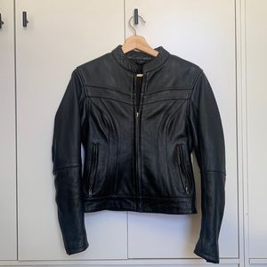 Street & Steel Women’s 100% Leather Motorcycle Jacket. Size XS.